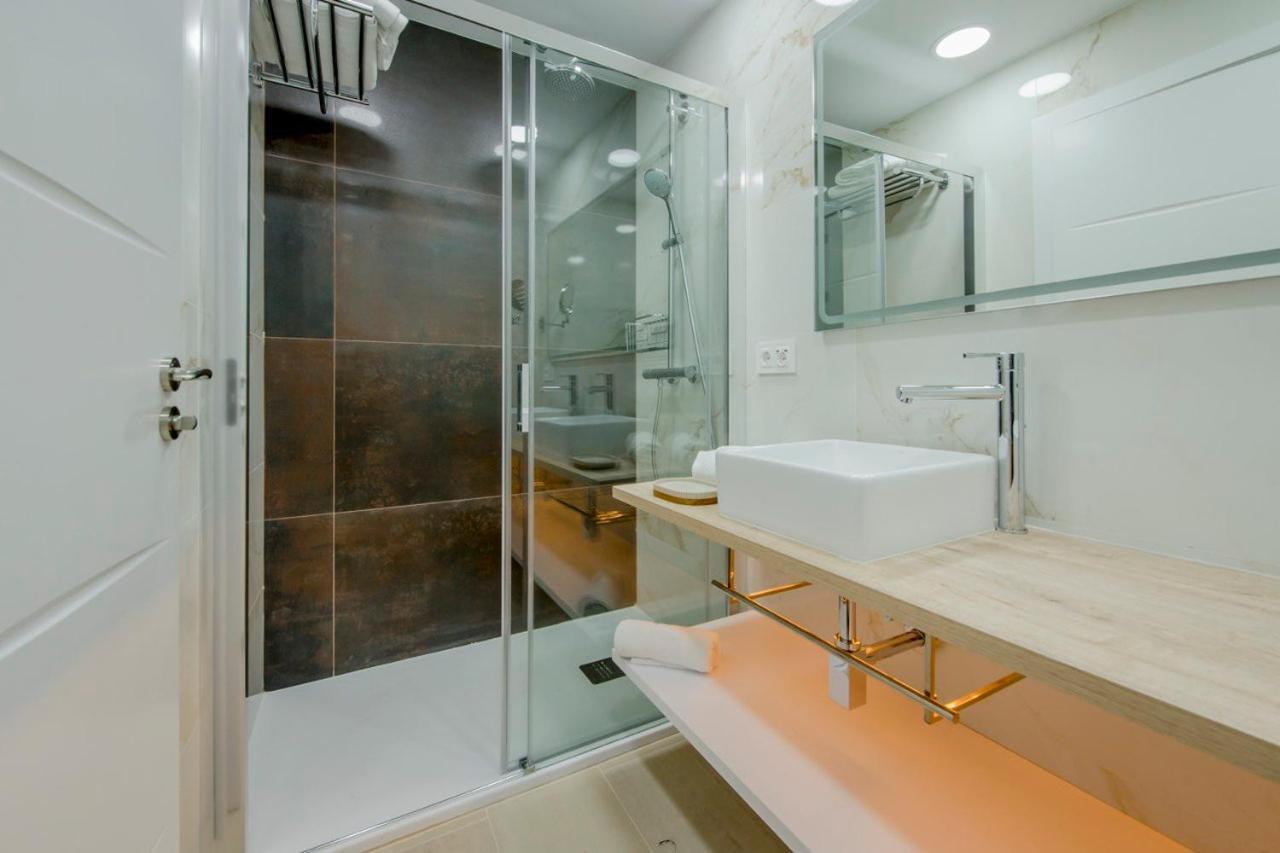 Suara Apartamentos 1 Мадрид Екстериор снимка
