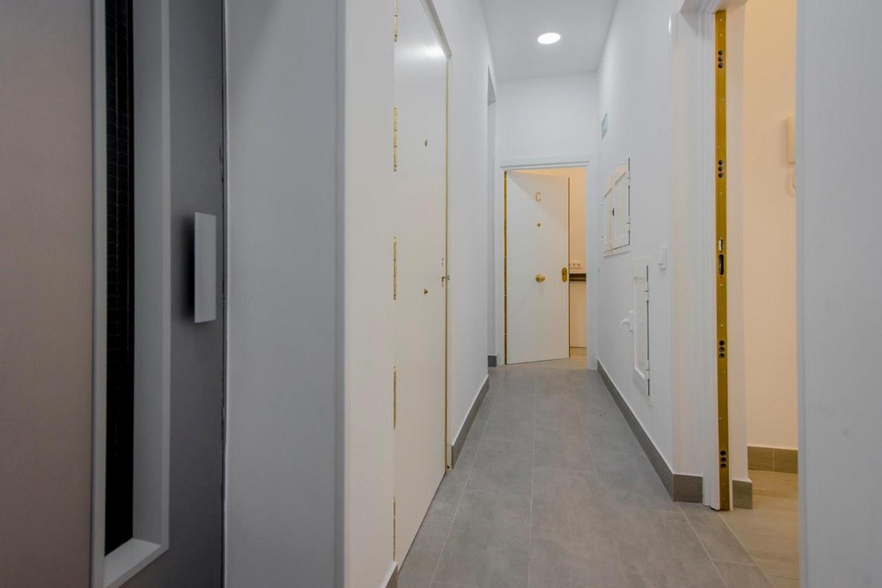 Suara Apartamentos 1 Мадрид Екстериор снимка